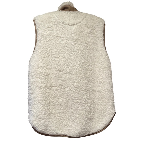 White Abercrombie & Fitch Cloud Sherpa Vest Large - Picture 3 of 6